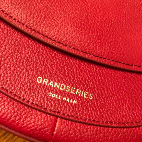 Grand Series Crossbody Purse - Picture 2 of 3